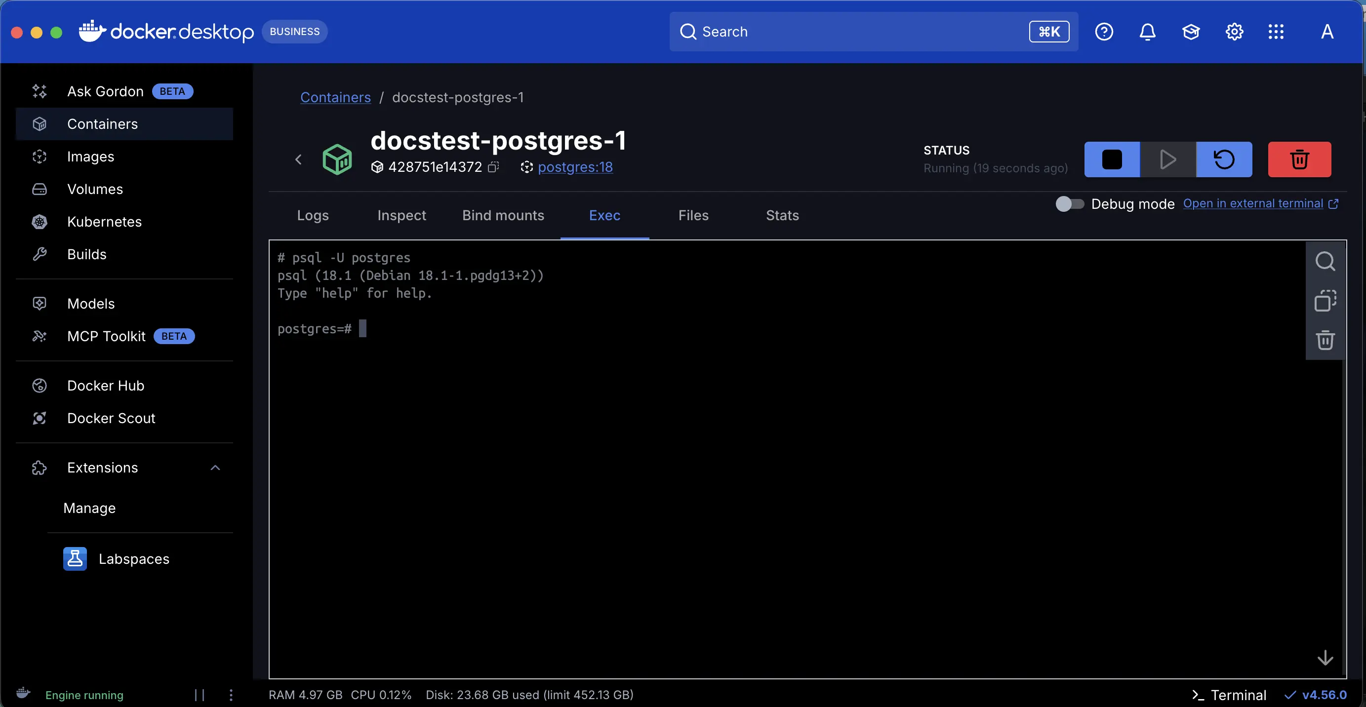 Docker Desktop 仪表板的截图，选择 Postgres 容器并使用 EXEC 按钮进入其 shell
